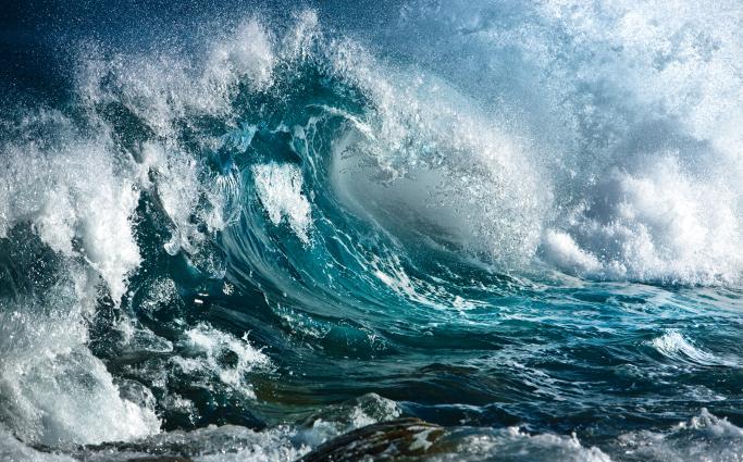 Large ocean waves